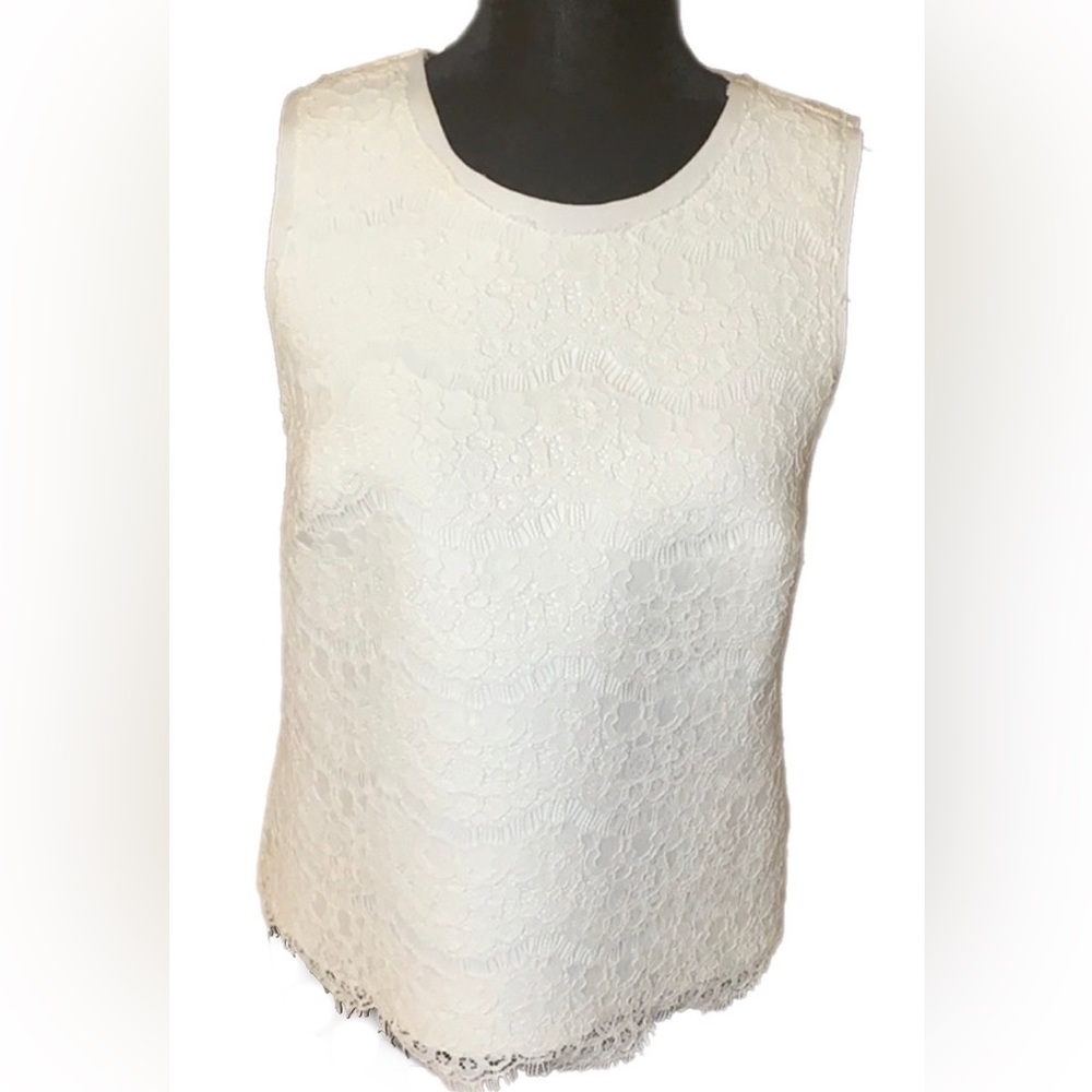 💥2 for $20🔥Forever 21 shell with lace overlay💥